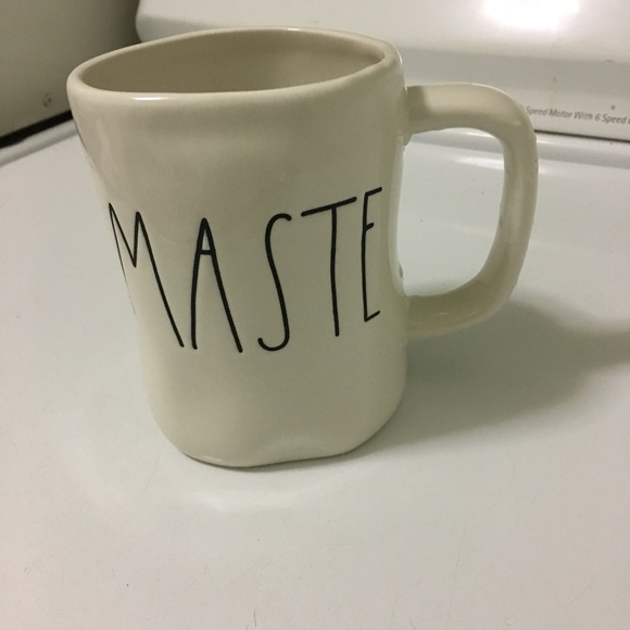 Set of 4 Rae Dunn Mug Set - Picture 5 of 8